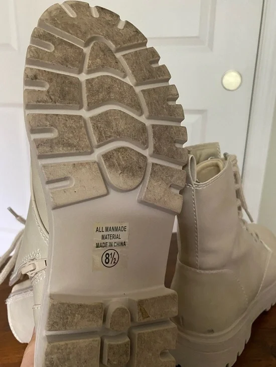 Women’s Chunky Lace-Up Combat Boots - Beige Size 8.5 - Picture 9 of 9